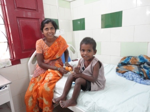 Enfermos en hospital de la India Fundación Vicente Ferrer